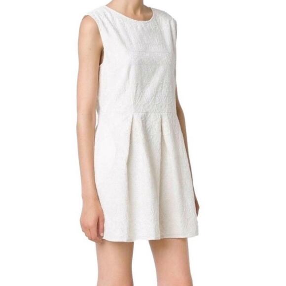 Anine Bing Dresses & Skirts - Anine Bing Embroidered Cream Ivory Mini Dress Size M 100% Cotton Sleeveless